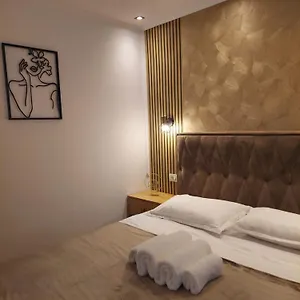 Aldira Sky Arena Nationala Apartament